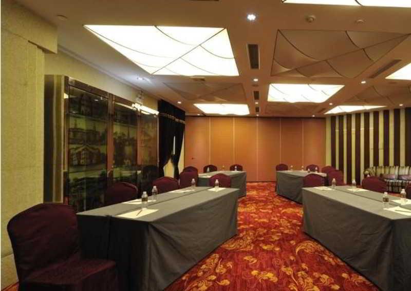 Kingtown Hotel Hongqiao Шанхай Екстериор снимка
